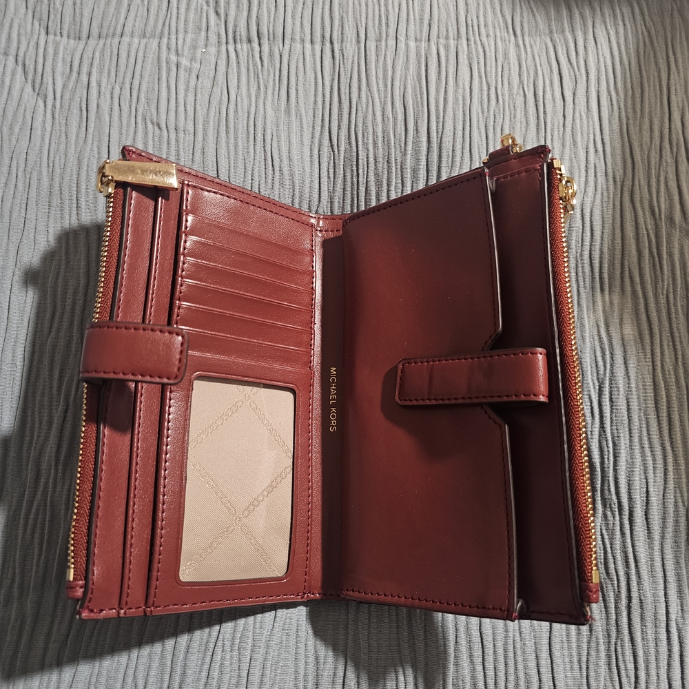 Michael Kors Red Wallet - Picture 3 of 3